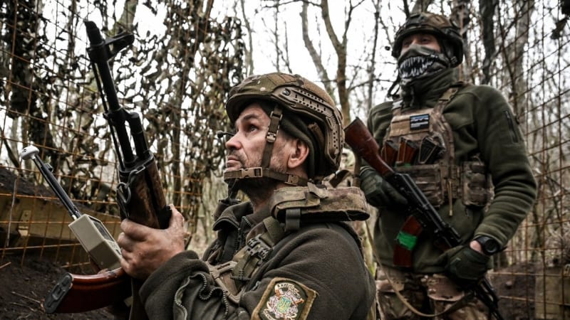 Může ještě Ukrajina vojensky vyhrát válku? Má spíš nakročeno k čestnému míru, říká expert Bříza