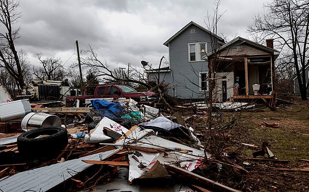 Zbyly jen základy. Středem USA se prohnala série tornád, úřady sčítají mrtvé
