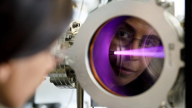 Nejen drahá ropa, ale i katastrofa pro počítače? Válka i s Íránem může zastavit výrobu pamětí