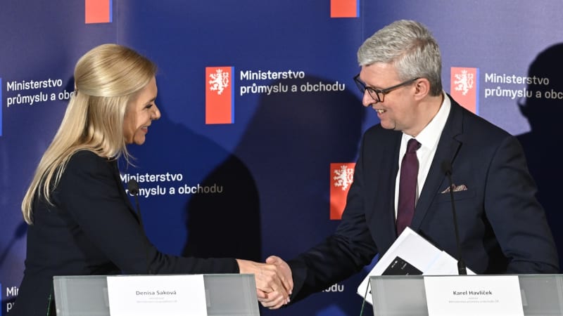 Můžeme Slovensku pomoct s dodávkami ropy, řekl Havlíček. Zmínil i vyslání týmu k Družbě