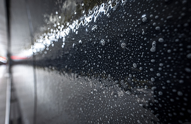 Jako sypat cukr mezi dvě skla. Velčovský k dominantě zrekonstruované stanice metra