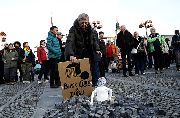 Stopa vede do Izraele. Slovinci viní z předvolebního kompra „soukromý Mosad“