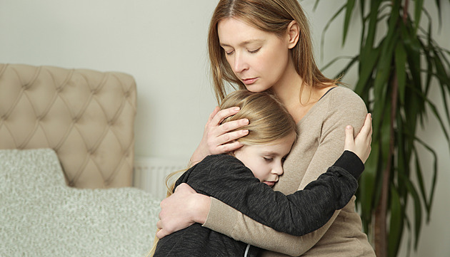 Neplatičů alimentů prudce přibylo. Vláda chce změnu, má jim opět hrozit vězení