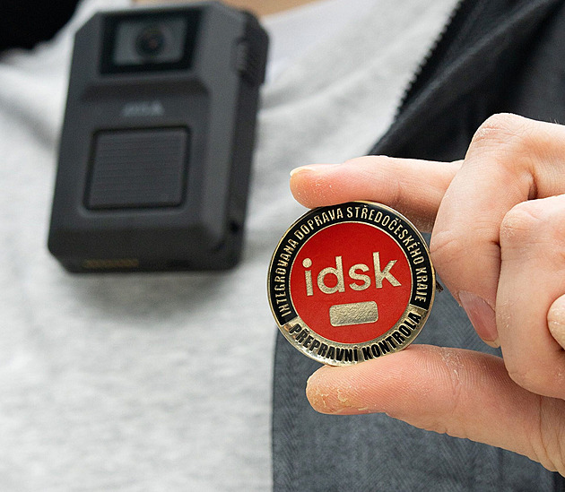 Neztratíte se mezi lidmi? Buďte revizorem a vydělejte si až 75 tisíc, láká kraj