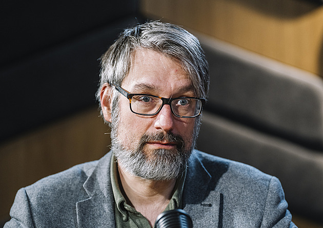 NATO není soudce. O účasti na summitu si musí rozhodnout Česko, říká Landovský