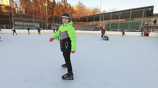 Největší umělé kluziště pro nezájem končí. Lidi často odradila hned první návštěva
