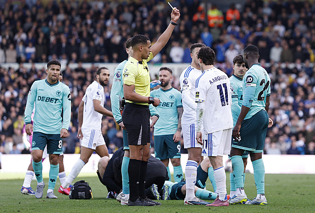 ONLINE: Zraněný Krejčí nedohrál, Wolves padli. Tottenham s Kinským bral jen bod