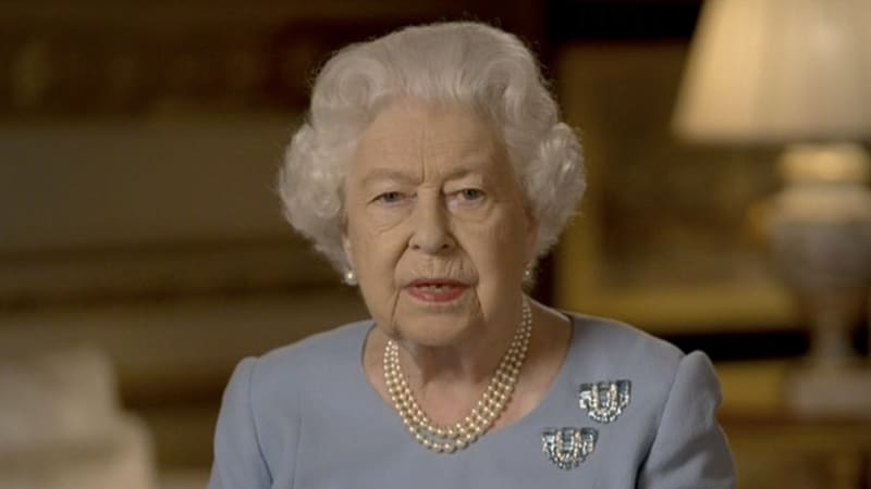 Alžbětu by dnešní svět znepokojoval, míní Karel III. Palác k výročí sdílel dojemné video