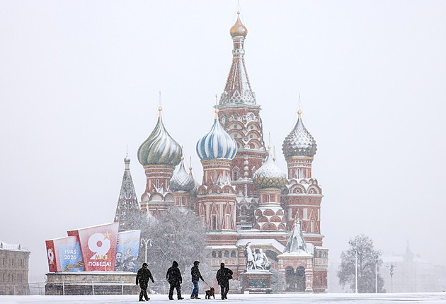 Moskvu zasáhla pozdní sněhová bouře, podobně na tom byla v roce 1880