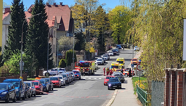 Evakuace a zásah policie. Muž v Jablonci vyhrožuje napadením, může být ozbrojený