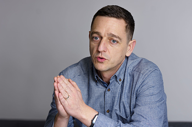 Česká vláda brzdí Evropu, míní Grolich. Jsme pragmatičtí, oponuje Juchelka