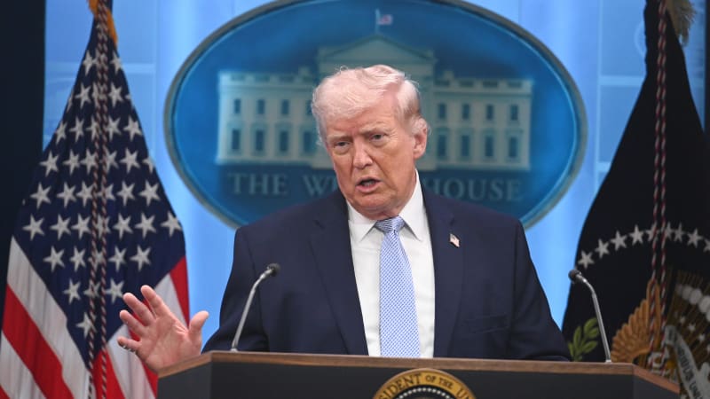 Trump vyhlásil třídenní příměří na Ukrajině. Zelenskyj a Putin souhlasí, vymění si i zajatce