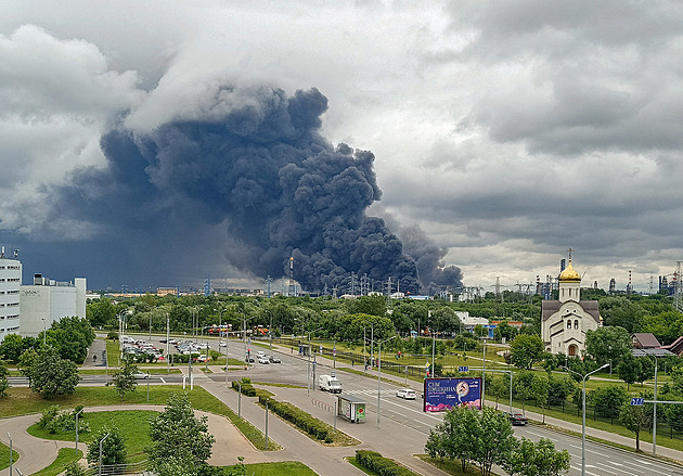 Ať to Rusové vidí. Bude-li hořet Ukrajina, bude hořet i Moskva, řekl Zelenskyj