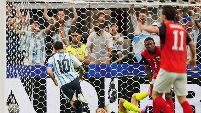 MS ve fotbale ON-LINE: Nezastavitelný Messi dvěma góly skolil Rakušany a překonal rekord