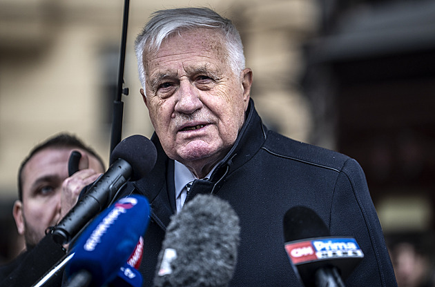 Aktivismus, pokus o přepsání dělby moci. Exprezident Klaus tepe Ústavní soud