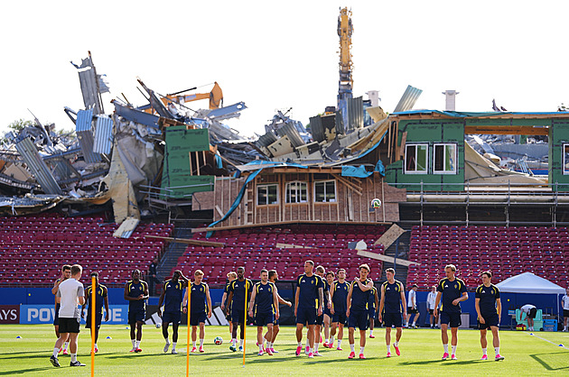 Trénink uprostřed demolice. Švédy na MS zaskočily nečekané kulisy
