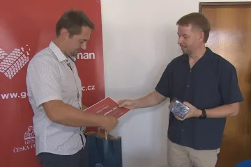 Příběh zachránce: Vytáhl ženu z auta v rybníku