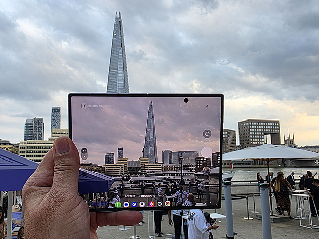 Samsung má prodejní trhák, v mnoha zemích je vyprodaný. Takový úspěch se nečekal